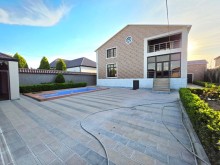 Şüvəlan ərazisində 6 sot torpaq sahəsində 300 m², 4 otaqlı həyət evi satılır