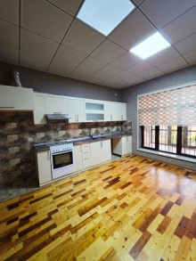 Şüvəlan ərazisində 6 sot torpaq sahəsində 300 m², 4 otaqlı həyət evi satılır, -18
