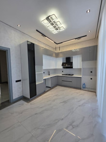 Mərdəkanda 4.5 sot torpaq sahəsində 2 mertebeli villa satılır, -18