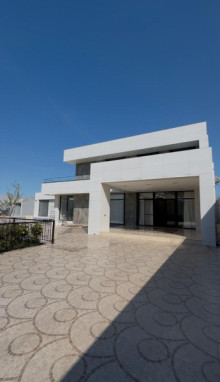Şüvəlan Mayak bağlarında 2 mərtəbəli villa satılır