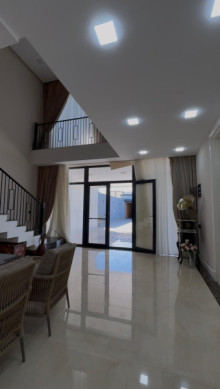 Şüvəlan Mayak bağlarında 2 mərtəbəli villa satılır, -3