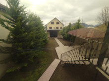 Şəkinin  mərkəzində həyət evi satılır, -2