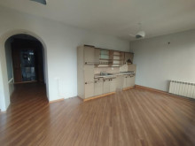 Şəkinin  mərkəzində həyət evi satılır, -9