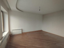 Şəkinin  mərkəzində həyət evi satılır, -10