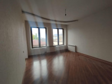 Şəkinin  mərkəzində həyət evi satılır, -13