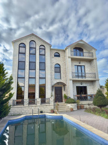 Şüvəlanda 3 mərtəbəli ev satılır, -2