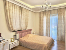 Şüvəlanda 3 mərtəbəli ev satılır, -11