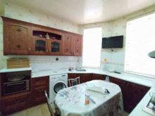 Bakıxanovda mərkəzdə tam sənədli 2 mərtəbəli ev satılır, -7